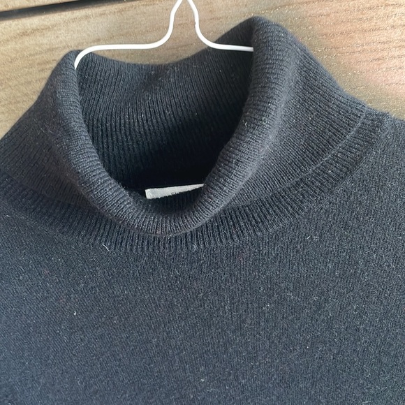 Black cashmere turtleneck sweater, size L - Picture 3 of 4